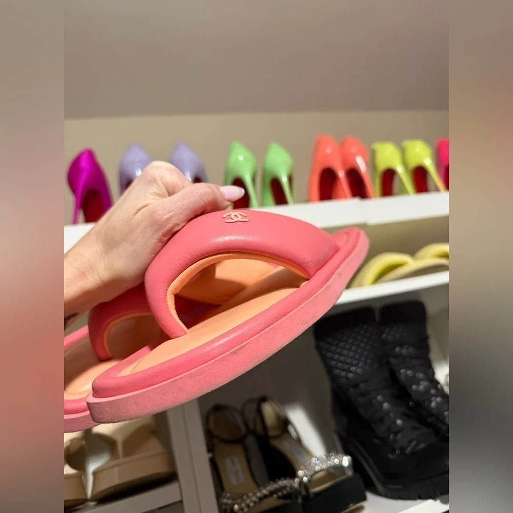 Chanel 22P Lambskin Pink Padded Pool Thong Flip-Flops Pillow Sandals Slides Shoe